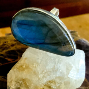 ‘Handmade’ Sterling Silver Labradorite Ring – size 7 – organic shape - The Inspirational Studio 